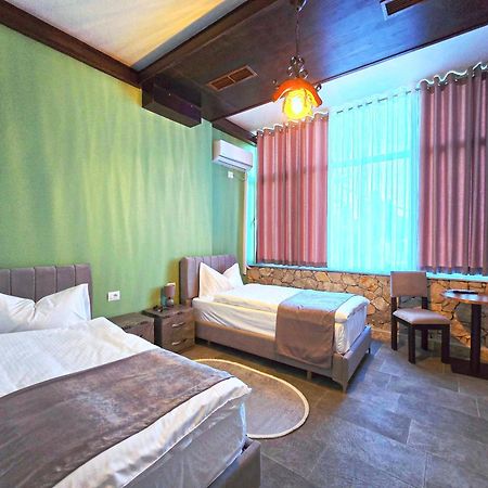 Pamja E Qyteteve Otel Krujë Dış mekan fotoğraf