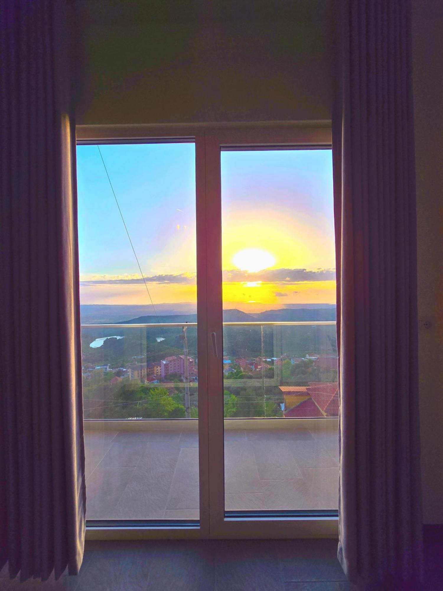 Pamja E Qyteteve Otel Krujë Dış mekan fotoğraf