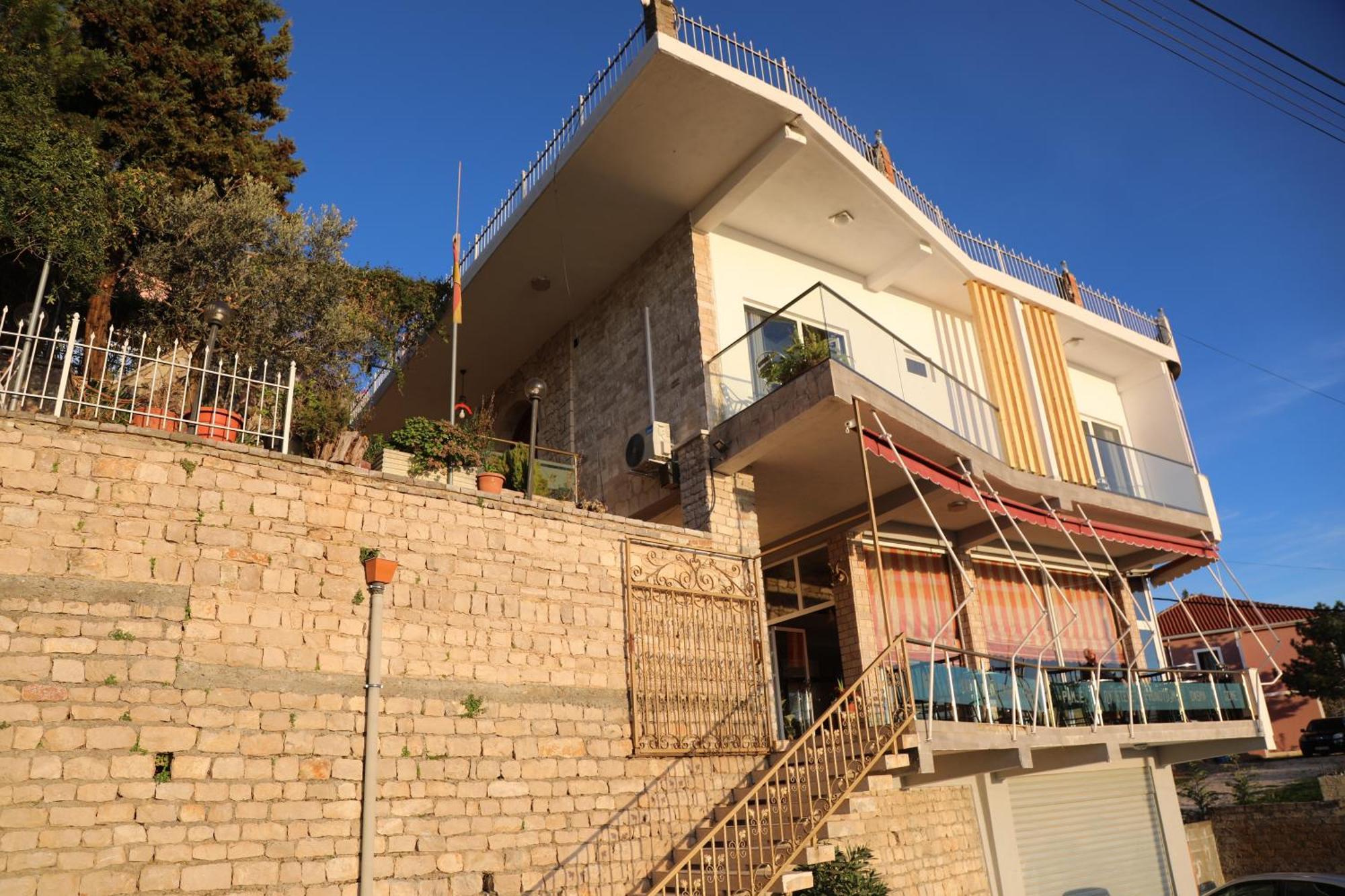 Pamja E Qyteteve Otel Krujë Dış mekan fotoğraf
