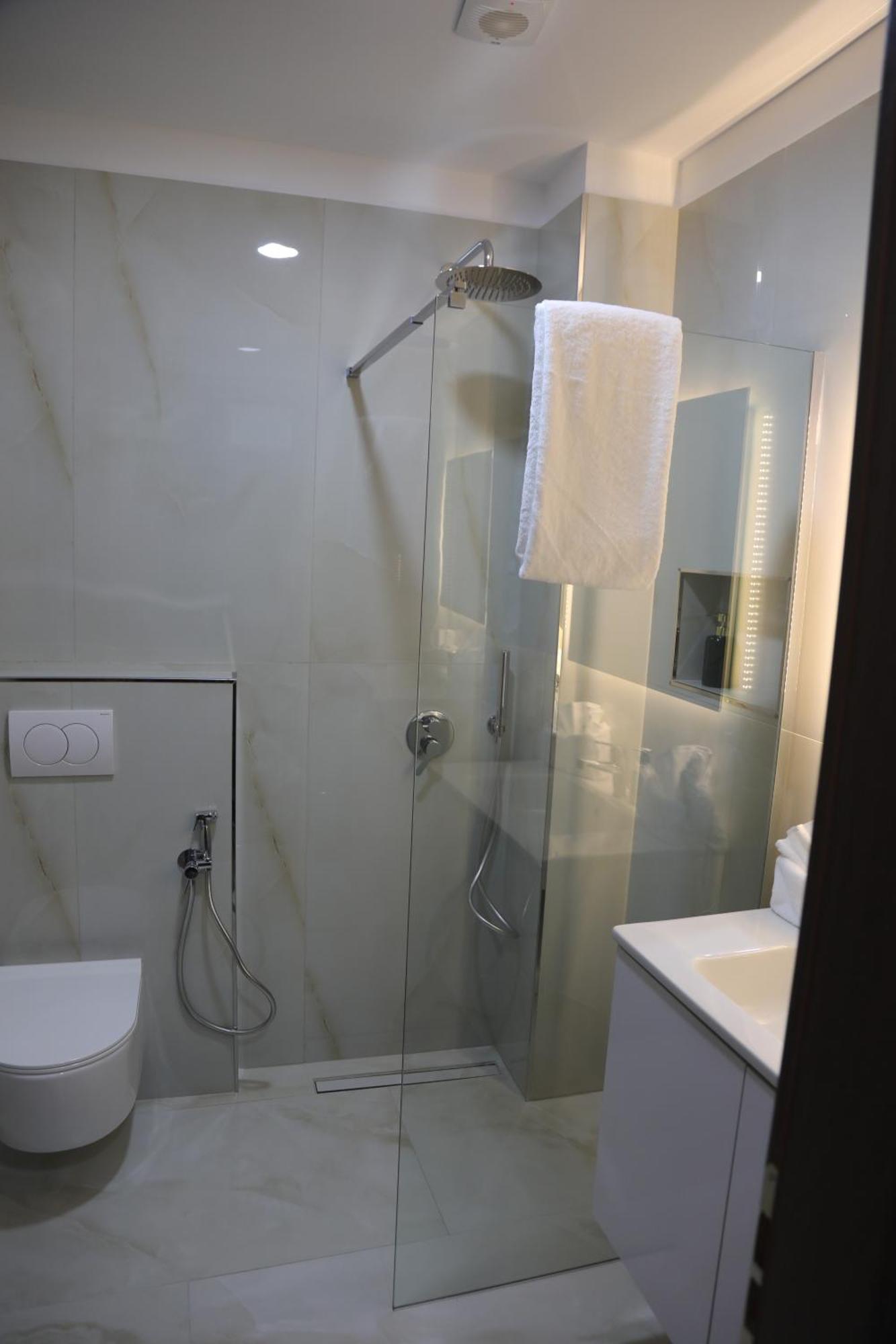 Pamja E Qyteteve Otel Krujë Dış mekan fotoğraf